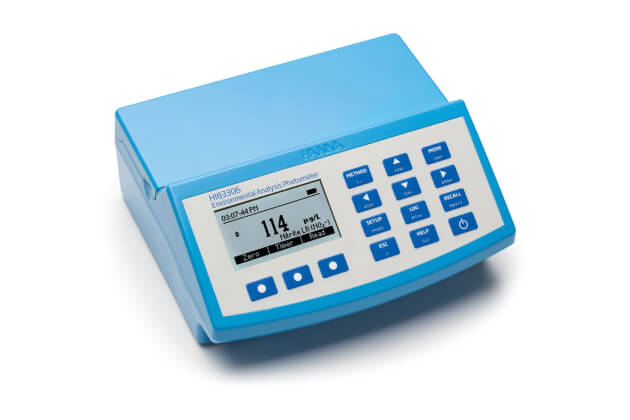 Máy đo pH và đa chỉ tiêu trong phân tích môi trường Hanna HI83306-02